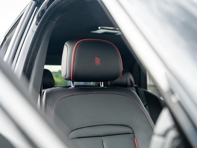 ROLLS-ROYCE Cullinan Photo 9