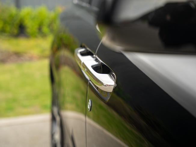 ROLLS-ROYCE Cullinan Photo 12