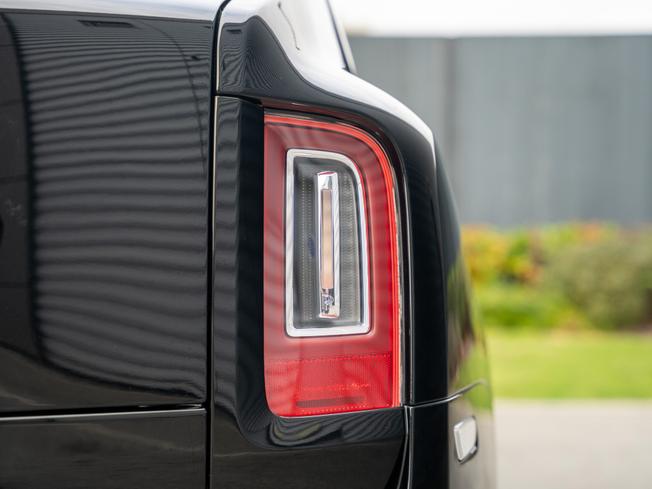 ROLLS-ROYCE Cullinan Photo 13