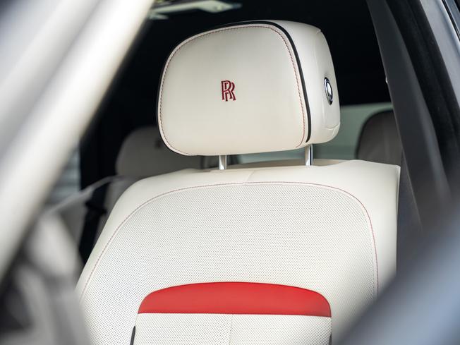 ROLLS-ROYCE Cullinan Photo 18