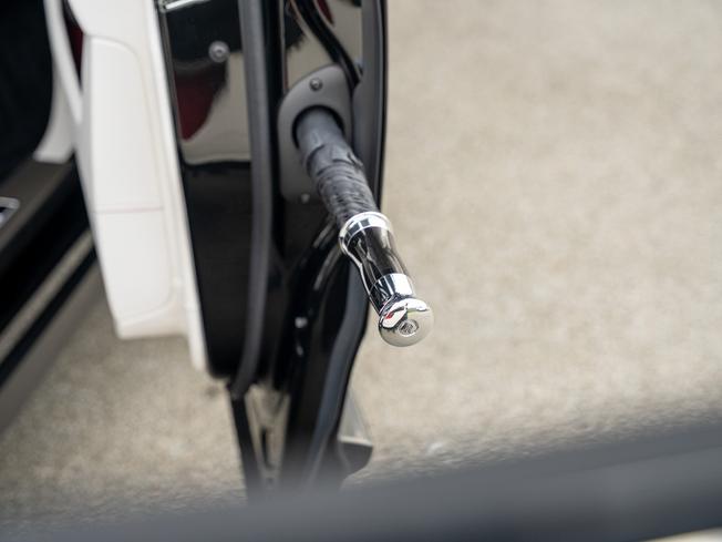 ROLLS-ROYCE Cullinan Photo 20