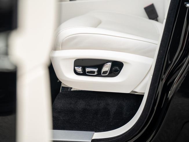 ROLLS-ROYCE Cullinan Photo 22