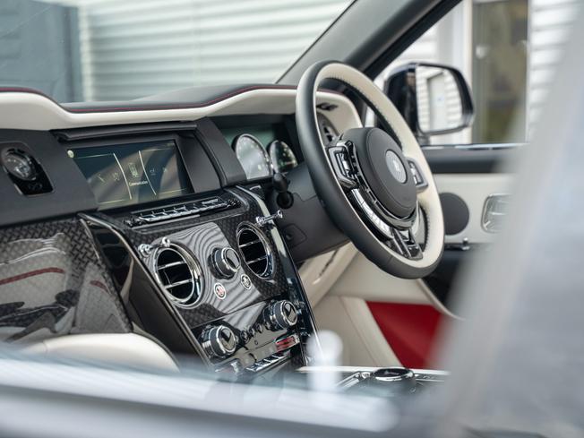 ROLLS-ROYCE Cullinan Photo 25
