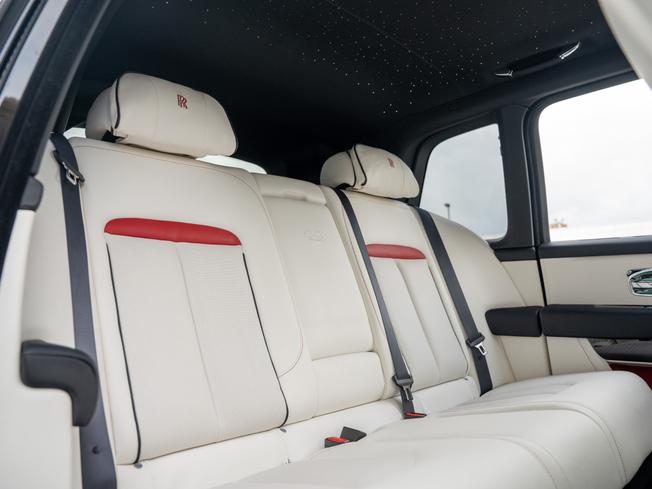 ROLLS-ROYCE Cullinan Photo 30