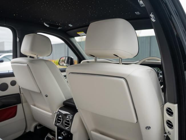 ROLLS-ROYCE Cullinan Photo 31
