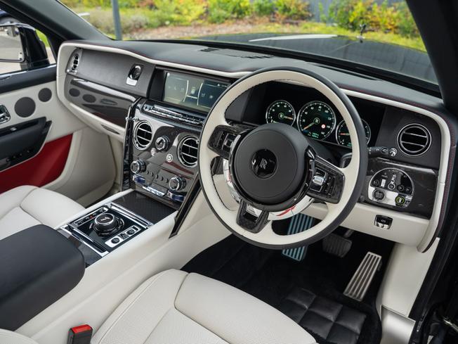 ROLLS-ROYCE Cullinan Photo 34