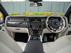 ROLLS-ROYCE Cullinan Photo 4