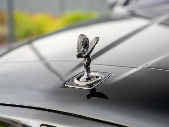 ROLLS-ROYCE Cullinan Photo 8