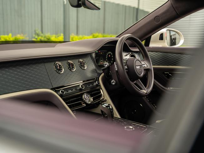 BENTLEY Flying Spur Photo 12