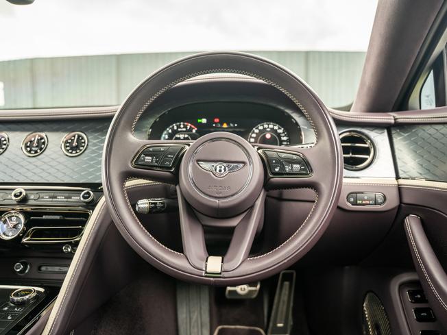 BENTLEY Flying Spur Photo 19