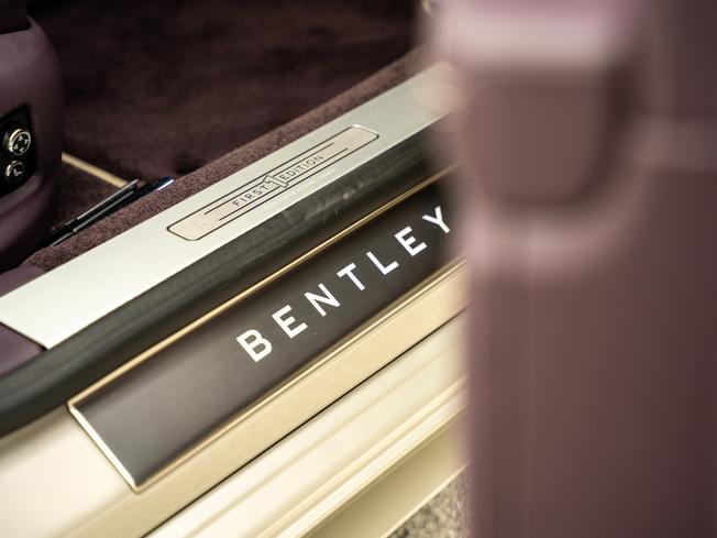 BENTLEY Flying Spur Photo 28