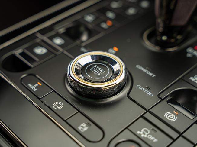 BENTLEY Flying Spur Photo 34