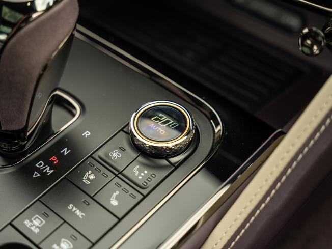 BENTLEY Flying Spur Photo 35