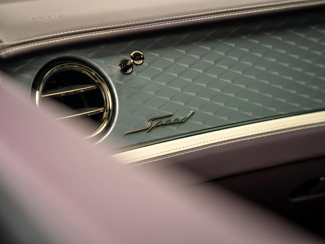 BENTLEY Flying Spur Photo 38