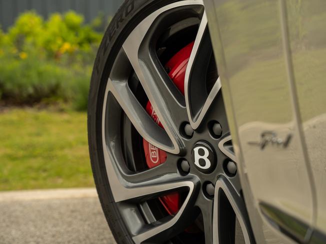 BENTLEY Flying Spur Photo 47