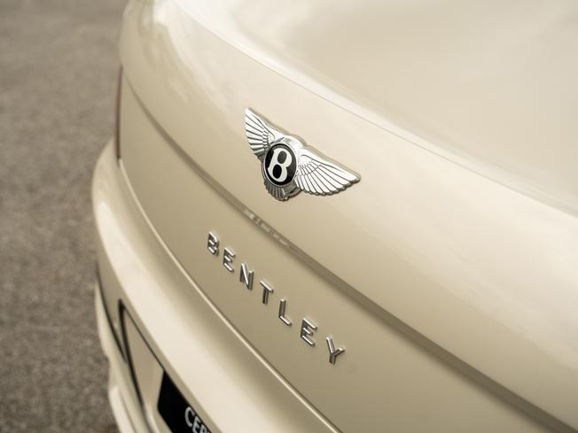 BENTLEY Flying Spur Photo 8