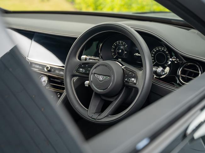 BENTLEY Flying Spur Photo 17