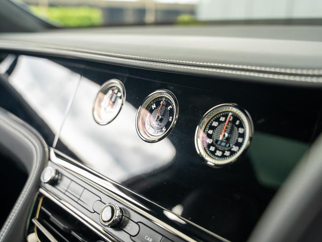BENTLEY Flying Spur Photo 31