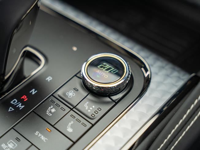 BENTLEY Flying Spur Photo 32