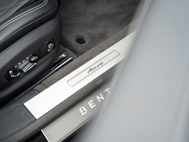BENTLEY Flying Spur Photo 38