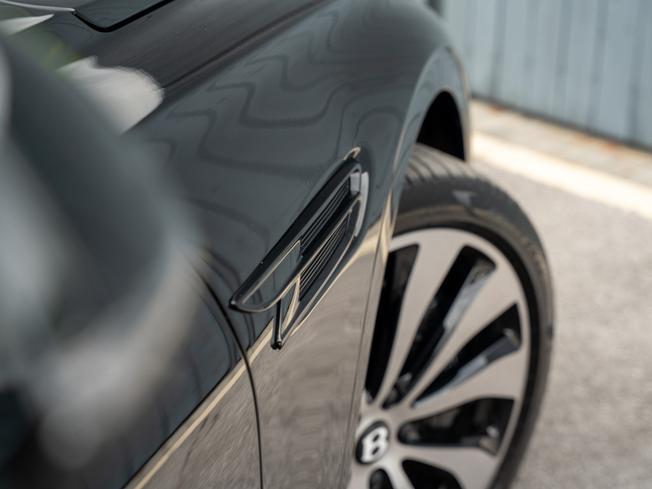 BENTLEY Flying Spur Photo 42