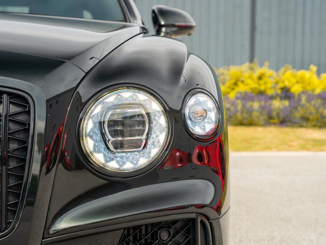 BENTLEY Flying Spur Photo 46
