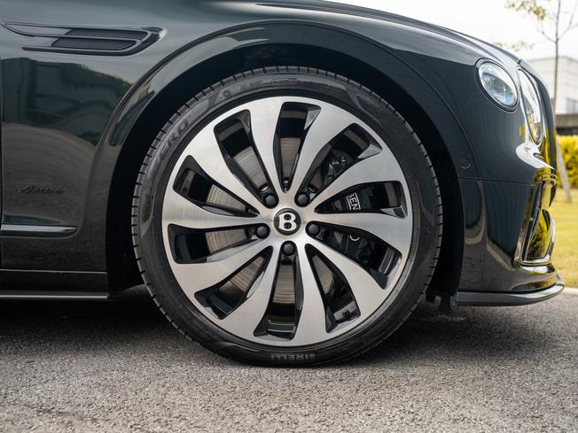 BENTLEY Flying Spur Photo 6