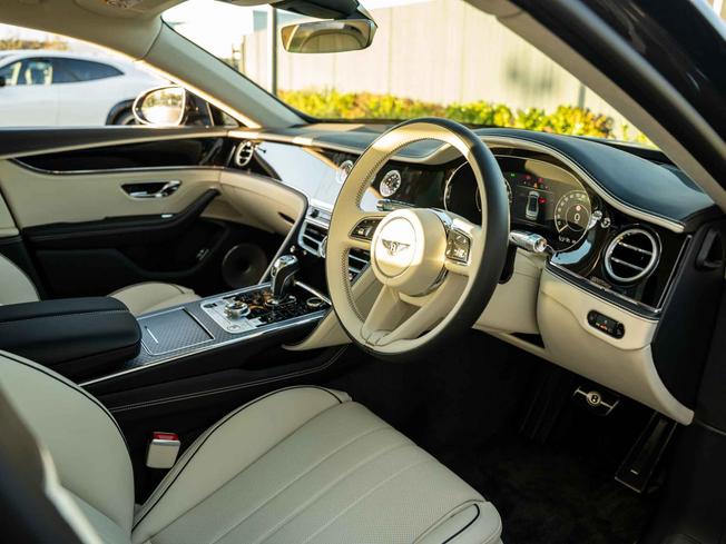 BENTLEY Flying Spur Photo 11