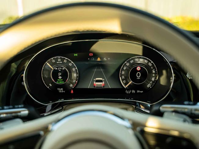 BENTLEY Flying Spur Photo 17