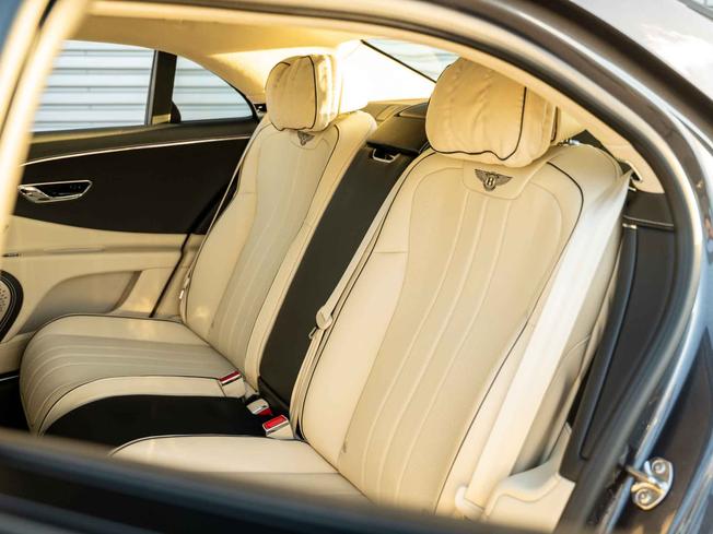 BENTLEY Flying Spur Photo 19
