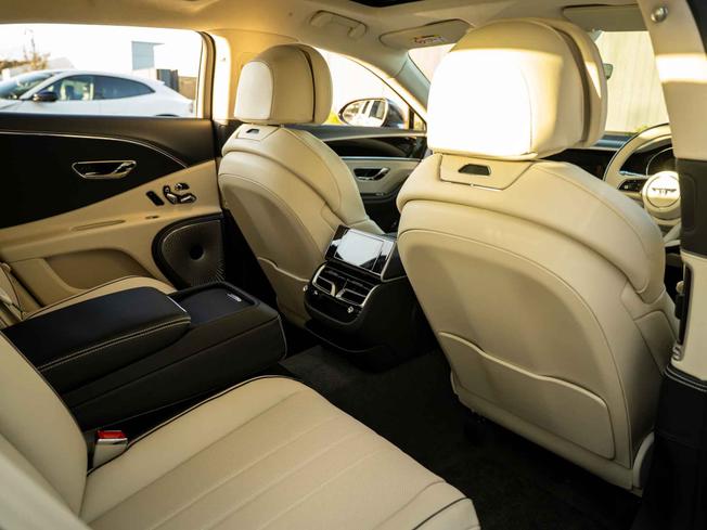 BENTLEY Flying Spur Photo 23