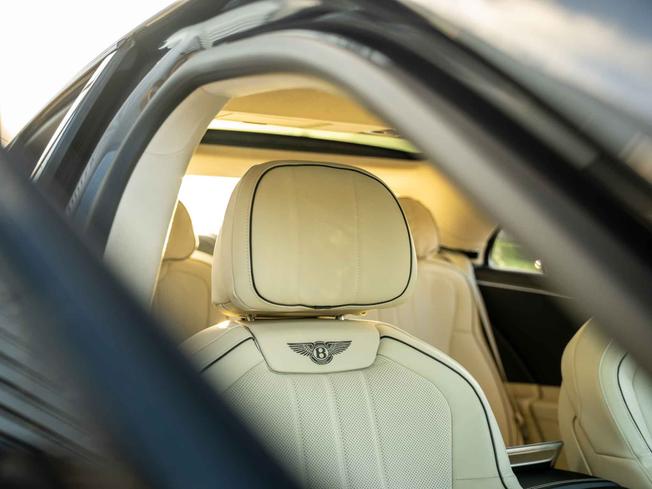 BENTLEY Flying Spur Photo 26