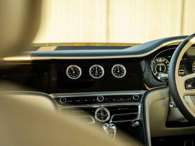 BENTLEY Flying Spur Photo 27
