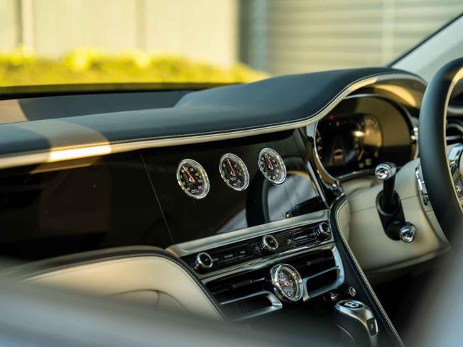 BENTLEY Flying Spur Photo 28
