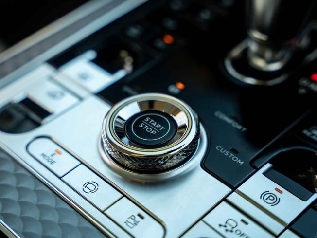 BENTLEY Flying Spur Photo 33