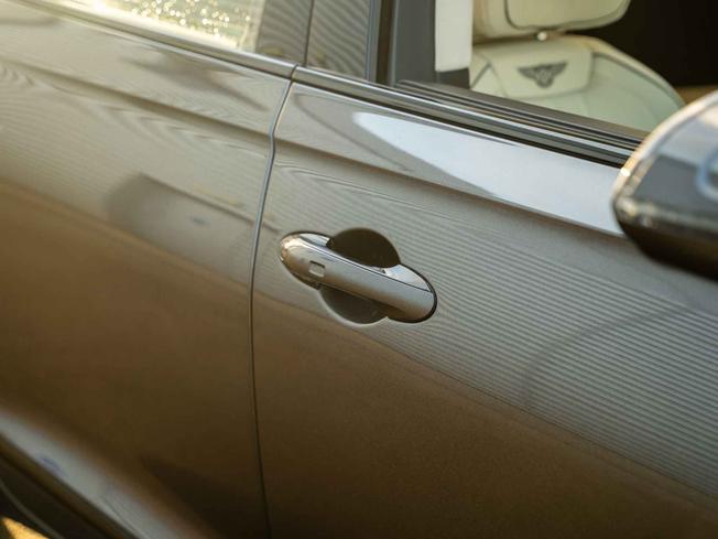 BENTLEY Flying Spur Photo 39