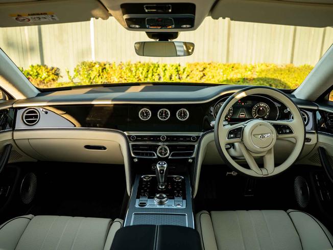 BENTLEY Flying Spur Photo 4