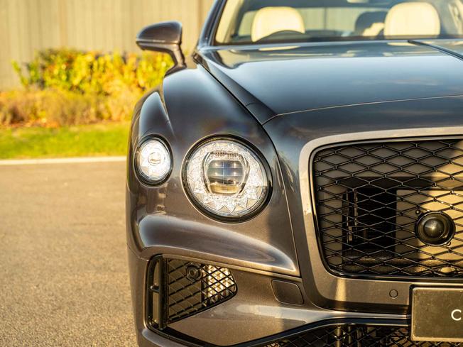 BENTLEY Flying Spur Photo 40