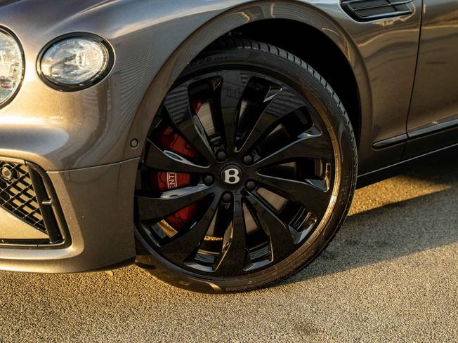 BENTLEY Flying Spur Photo 6