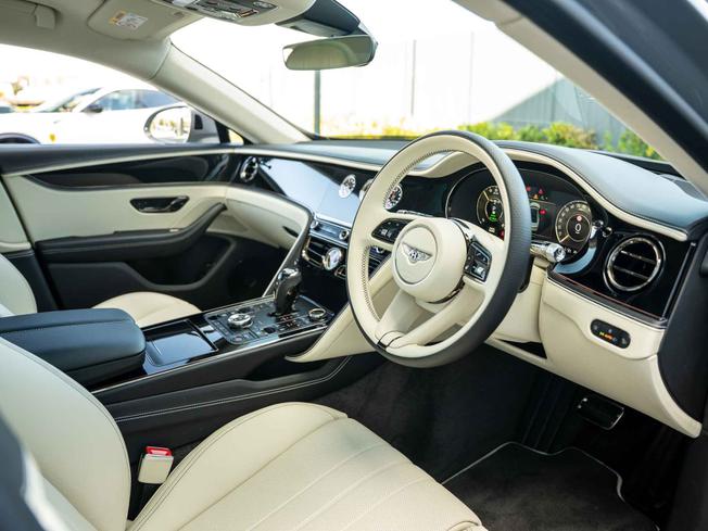 BENTLEY Flying Spur Photo 11