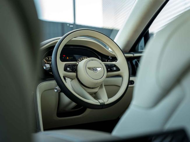 BENTLEY Flying Spur Photo 12