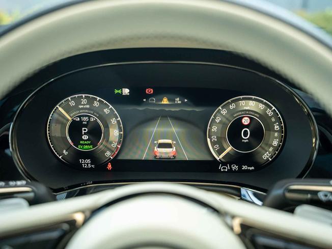 BENTLEY Flying Spur Photo 18