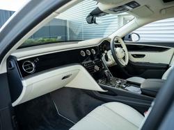 BENTLEY Flying Spur Photo 2