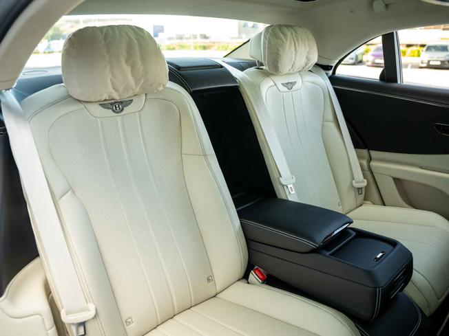 BENTLEY Flying Spur Photo 22