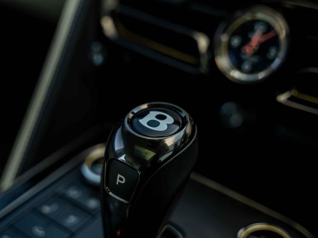 BENTLEY Flying Spur Photo 32