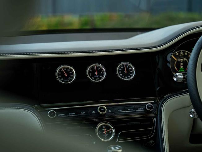 BENTLEY Flying Spur Photo 37