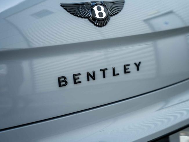 BENTLEY Flying Spur Photo 8
