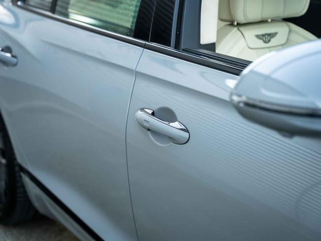 BENTLEY Flying Spur Photo 9