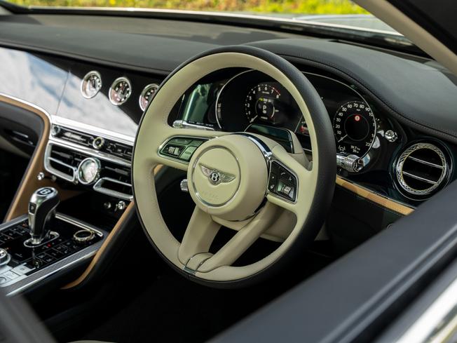 BENTLEY Flying Spur Photo 11