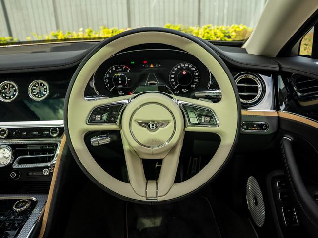 BENTLEY Flying Spur Photo 19